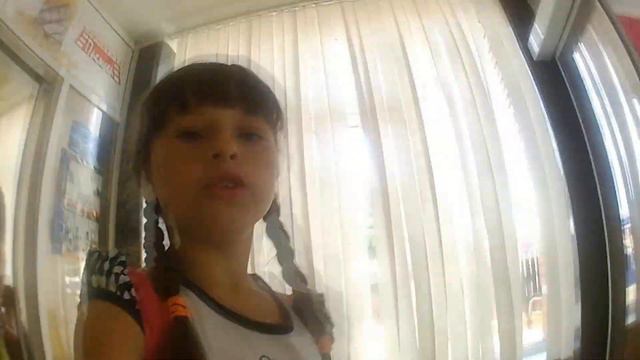 ►Первый VLOG►Хавчик от души ►Кино и автоматы►Шавуха и купание в фонтане ►Опоздали на автобус ► смотреть онлайн