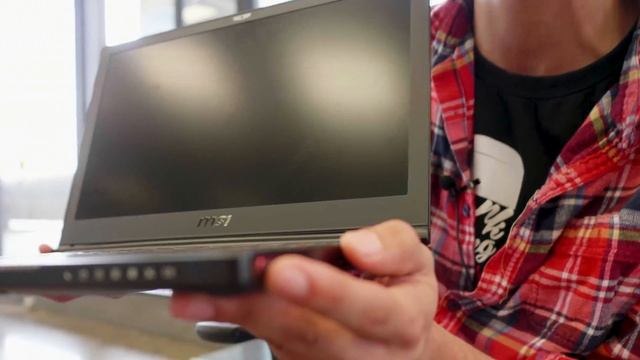 MSI GS63VR Stealth Unboxing & First Impressions! смотреть онлайн