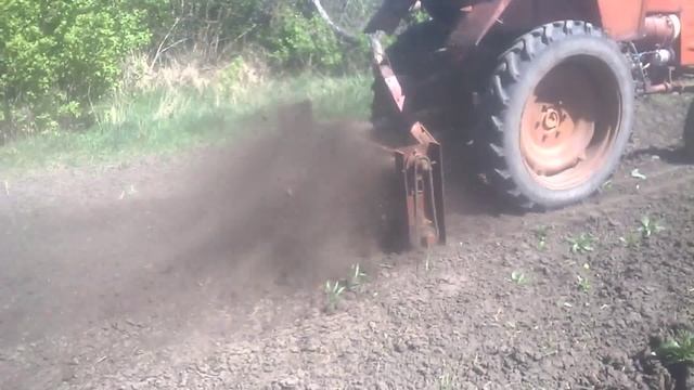 Трактор Т25 + саморобна фреза в роботі. Самодельная почвофреза к т 25 в работе. смотреть онлайн