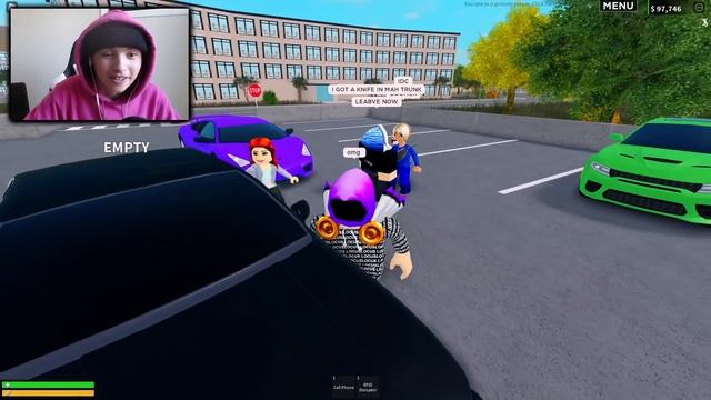 She Interrupted My Car Show.. Then Challenged Me To A Race (Roblox) смотреть онлайн