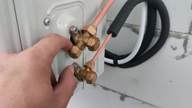Установил в гараж кондиционер TCL 12BTU своими руками. смотреть онлайн