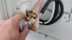 Установил в гараж кондиционер TCL 12BTU своими руками.