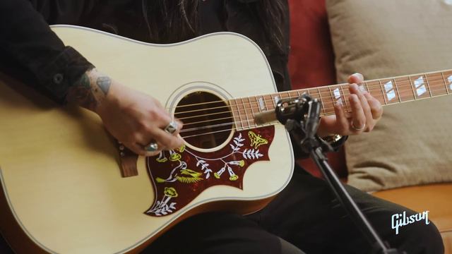 ULTIMATE Gibson Acoustic Comparison 2024 - Gibson J-45 Vs Hummingbird Vs SJ-200