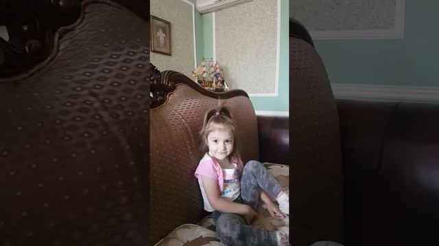 Рассказывает стихи смотреть онлайн