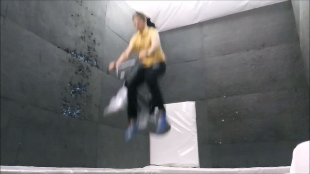 Трюки на батуте с велеком Част 2 BackFlip