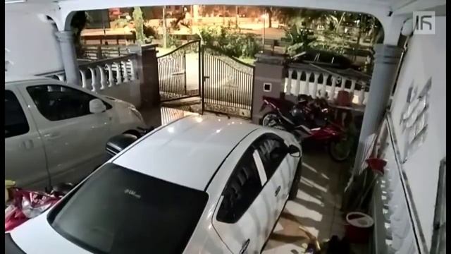SEBARKAN!!! RR KENA CURI TAMAN PERLING JB смотреть онлайн