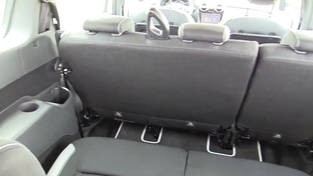 Семиместный кроссовер Dacia выехал на дороги. смотреть онлайн