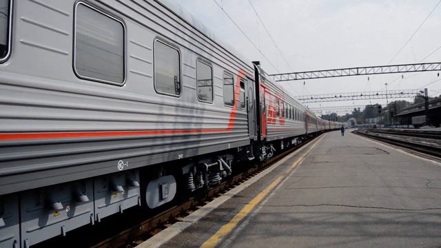 Электровоз ЭП1П-041 с поездом №069 прибывает на станцию Иркутск-Пасс смотреть онлайн