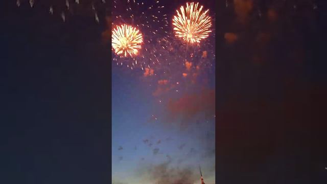 САНКТ-ПЕТЕРБУРГ САЛЮТ смотреть онлайн