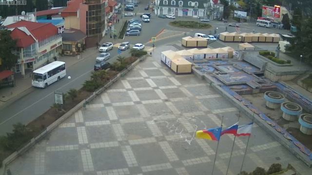 Вебкамера "Площадь Советская". Запись 21.04.2017 19:00:04 смотреть онлайн