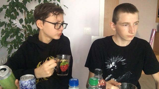 ПРОБУЕМ ВСЕ ВКУСЫ FRESH BAR - КУХНЯ В ADIKE смотреть онлайн