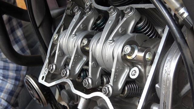 Honda NC750X Регулировка зазоров клапанов(часть 2 практическая) смотреть онлайн