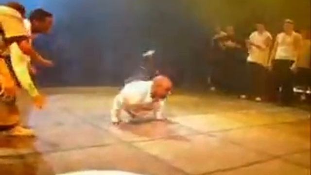 Брейк данс (профи)(Rap Room Radio[www.raproom.ru]).flv смотреть онлайн