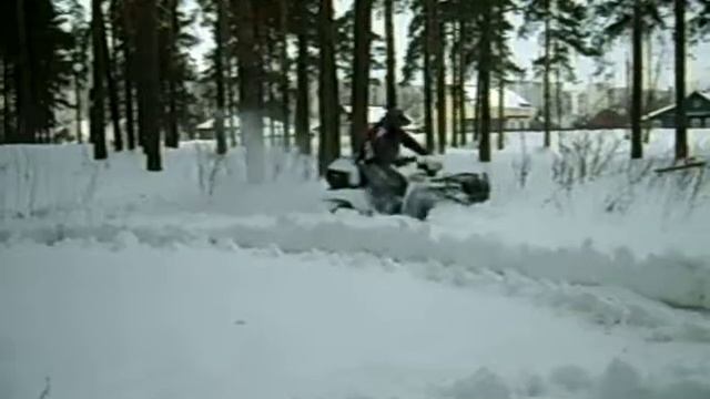 SUZUKI KQ 750 прёт как танк. смотреть онлайн