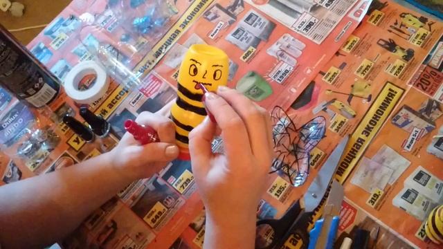 Как Сделать пчёлку из пластиковых бутылок смотреть онлайн