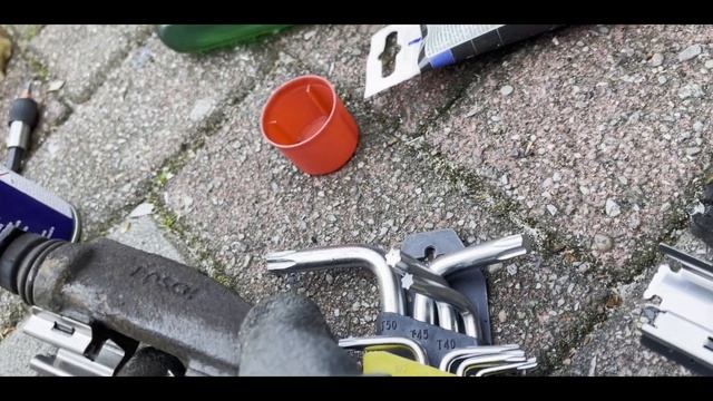 Auto DIY: Bremse selbst wechseln! Schritt-für-Schritt für Bremsscheiben + Beläge. ??️ #diy #auto смотреть онлайн