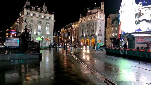 Привел девушку знакомить с родителям, но когда отец увидел ее, побледнел и вышел из комнаты... смотреть онлайн