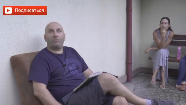 Клуша сидящая дома. Сатья дас смотреть онлайн