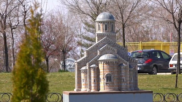 Јединствени парк малих макета манастира и цркава на брду Багдала, Крушевац ?? Србија смотреть онлайн