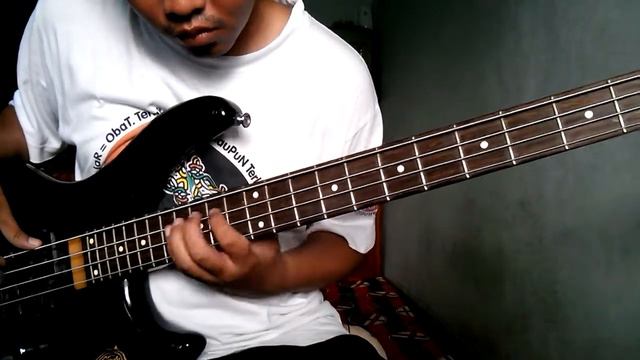 Latihan Fingering Gitar Bass смотреть онлайн