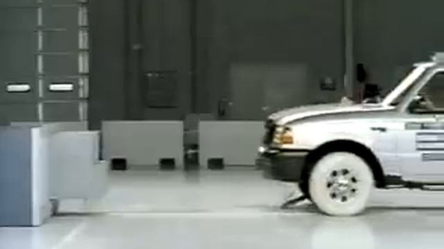 Crash Test 1999 - 2009 Ford Ranger / Mazda B-Series (Frontal Offset) IIHS смотреть онлайн