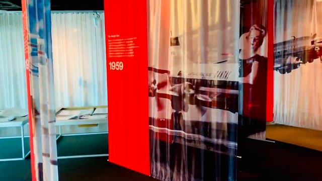 Australia Sydney Airport, Qantas Heritage Collection ? Чем заняться в аэропорту Сиднея - Музей смотреть онлайн