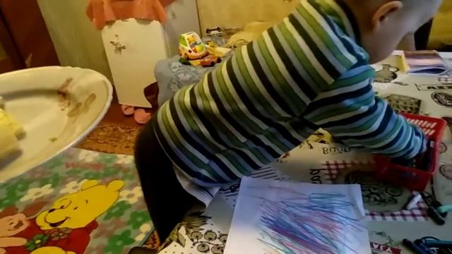 Маленький художник. Первая картина. Хотя нет, первая была на обоях и холодильнике смотреть онлайн