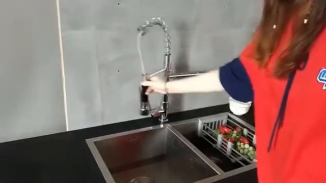 Смеситель для кухонной мойки (раковины) с гибким изливом Kasanye Kitchen Faucet, серебряный смотреть онлайн