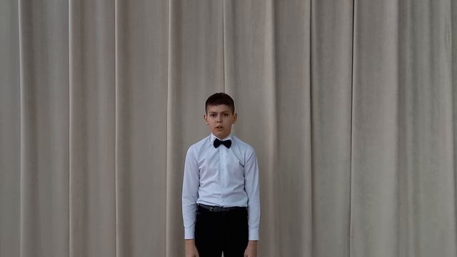 Стихотворение "В зеркале", автор Агния Барто. Читает Александр Богданов, 11 лет. смотреть онлайн