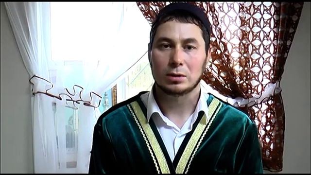 Она одной из первых в районе учила желающих читать Коран на арабском языке смотреть онлайн