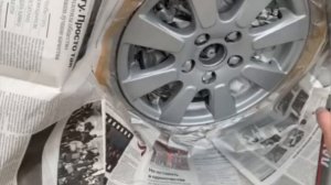 Как покрасить баллончиком диски на авто не снимая колес.