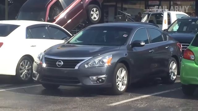 Hilarious Truck Fails： TRY NOT TO LAUGH