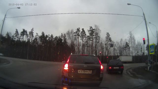 как выезжают с поворота на пос. Вольгинский на красный свет смотреть онлайн