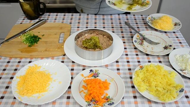 Какой салат? Салат из печени трески. Готовим дома салат с печенью трески. смотреть онлайн