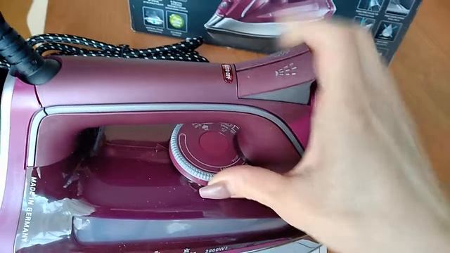 Распаковка утюга ROWENTA DW 8220F1 смотреть онлайн