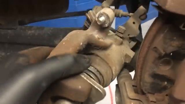 Servicing Integrated Parking Brake Rear Calipers - CVHS Auto Tech смотреть онлайн