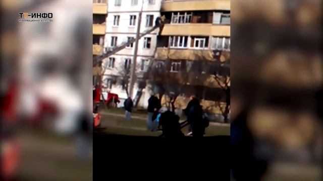 Пожар в жилом многоквартирном доме в г. Харькове смотреть онлайн