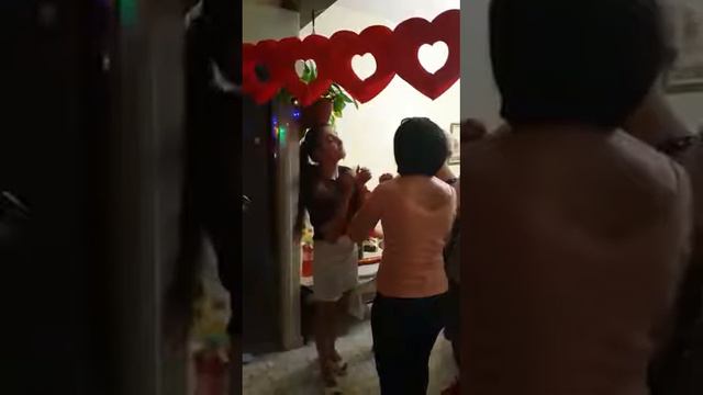 Братик делает предложение руки и сердца 💏 смотреть онлайн