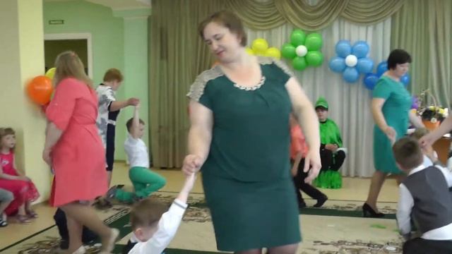 Танец выпускников с воспитателями смотреть онлайн