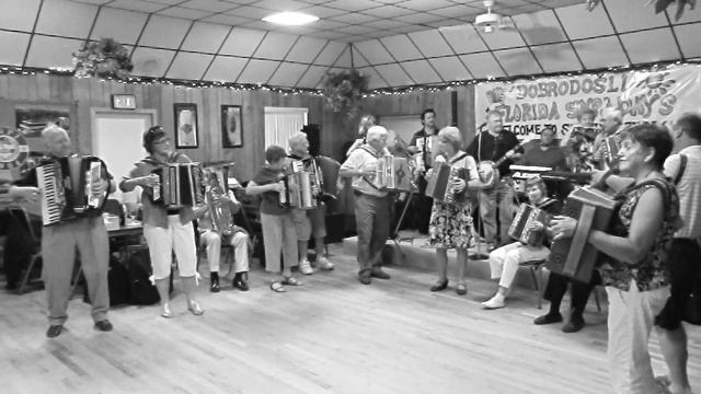 16 accordions played at once! смотреть онлайн