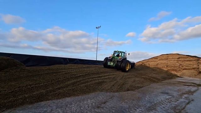 ? ENSILAGE DE SILPHIE 2023 : Culture si PROMETTEUSE ! ? смотреть онлайн