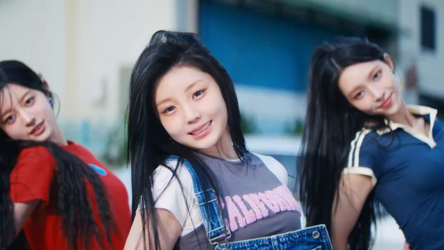 ILLIT (아일릿) 'Lucky Girl Syndrome' Official MV.mp4 смотреть онлайн