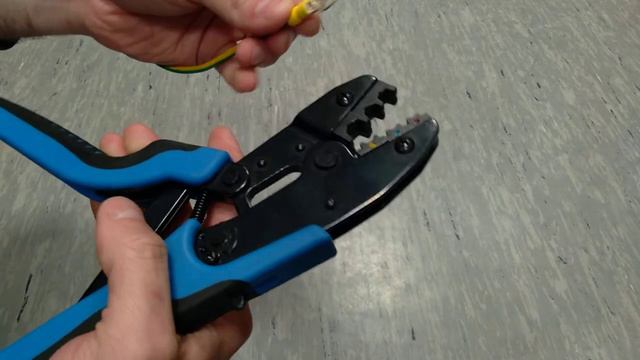 Показываю как обжать кабельные наконечники НКИ смотреть онлайн