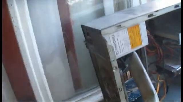 Продуваю компьютер пылесосом смотреть онлайн