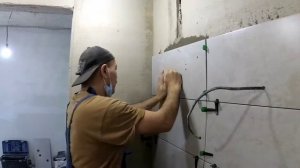Укладка Керамогранита на неровную стену своими руками