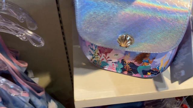 🍪DISNEY SPRINGS!| Gideon's June Cookie Review|SeaTurtleCookie!|Little Mermaid Merch@World of Disney смотреть онлайн