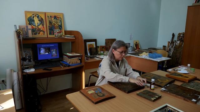 Мастер-класс "Удаление загрязнений с поверхности иконы" смотреть онлайн