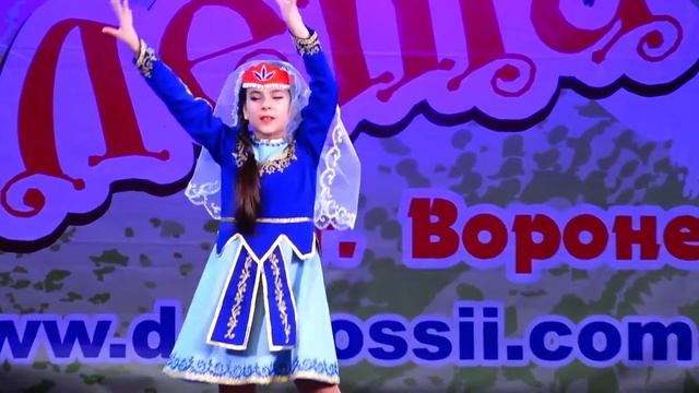 Толстикова Арина - Сюита традиционных армянских танцев - "Цирани-цар". смотреть онлайн