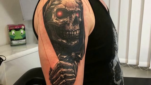 Татуировка Череп с косой смотреть онлайн
