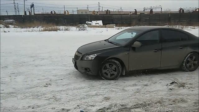 CHEVROLET CRUZE 2012 1,8 автомат Пытаемся Дрифтовать смотреть онлайн